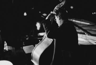 Image of bassist Trey Henry © Michael Gottlieb